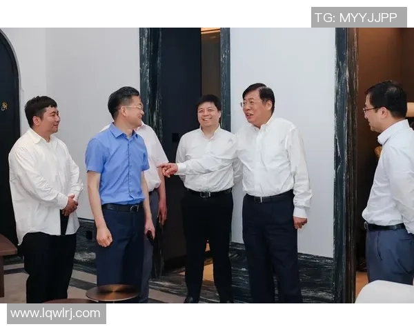 上海篮球队的转型升级之路:重塑球队文化与战术体系的深度探讨 上海篮球队的转型升级之路:重塑球队文化与战术体系的深度探讨