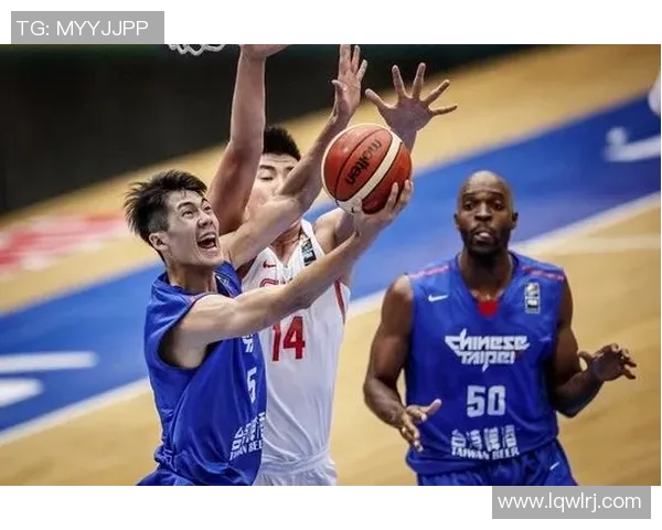 刘铮的奋斗历程与篮球梦想：从青涩少年到职业球员的蜕变之路